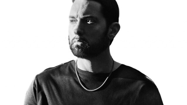 Eminem mustavalkoisessa kuvassa