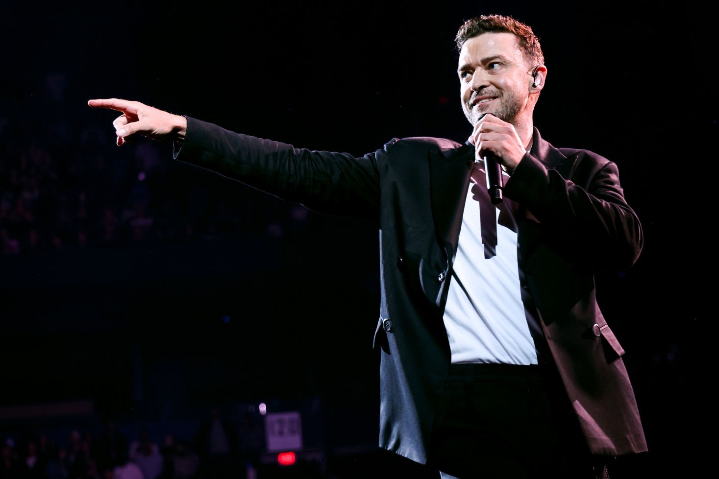 Justin Timberlake esiintymässä. Justin Timberlake Tallinnaan!