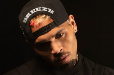 Chris Brown lippis päässä. Chris Brownin keikka Etelä-Afrikassa kuohuttaa.