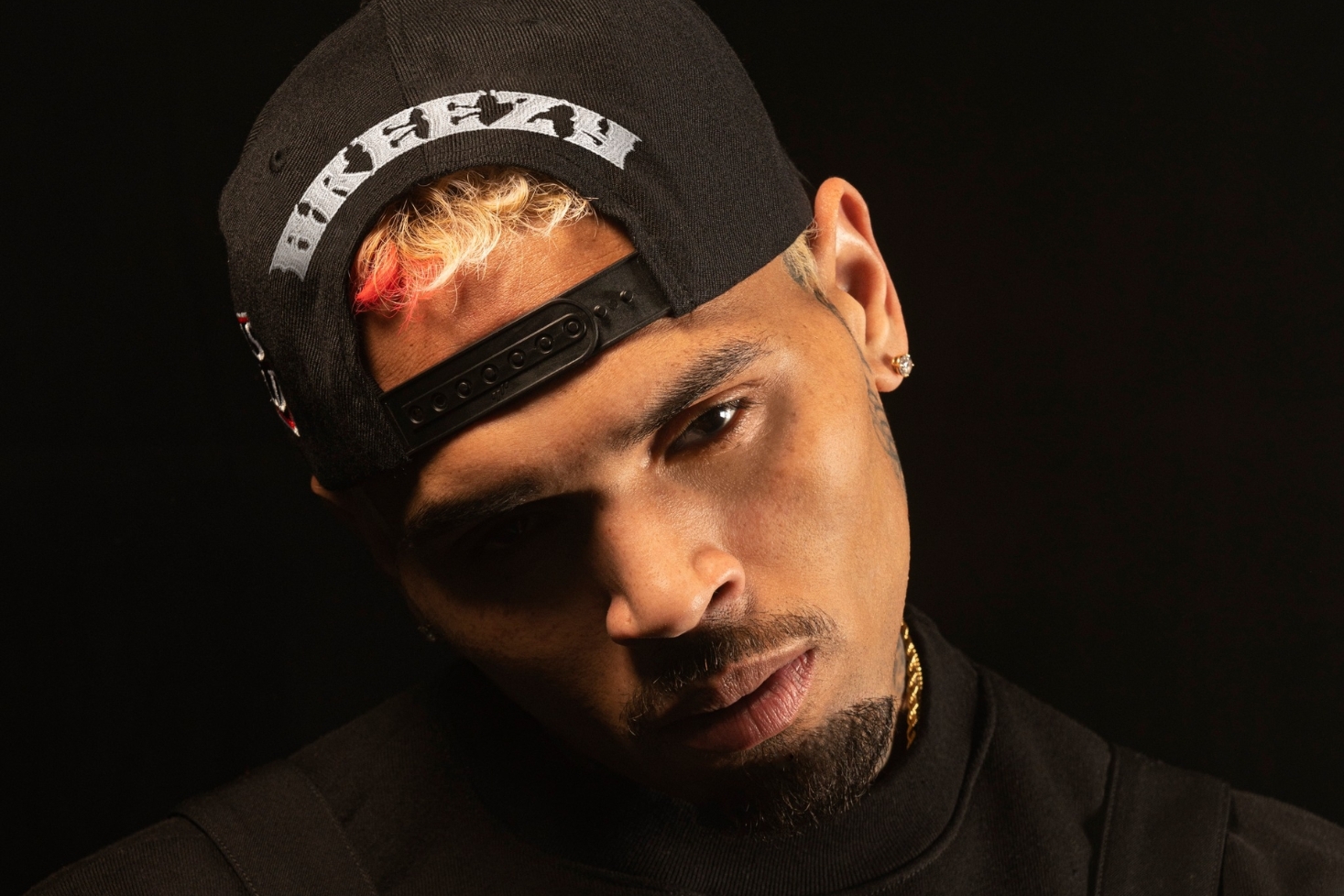 Chris Brown lippis päässä. Chris Brownin keikka Etelä-Afrikassa kuohuttaa.