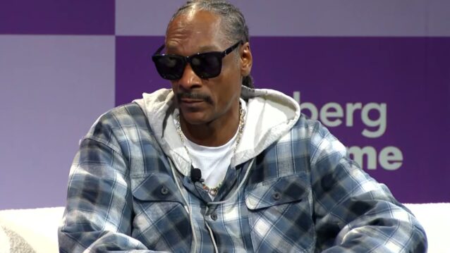 Snoop Dogg Bloombergin podcastissa. Snoop Dogg paljasti Missionary-albumin salat podcastissa.